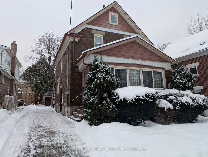 home for lease on 33 Delisle Avenue E