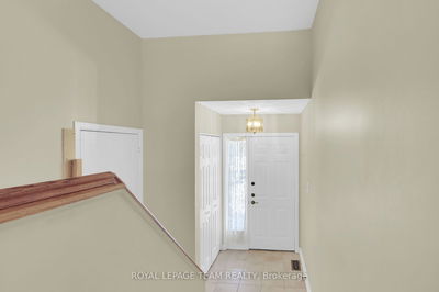 6 Meadowmist Crt, Stittsville - Munster - Richmond - 8202 - Stittsville (Central) image-0-2