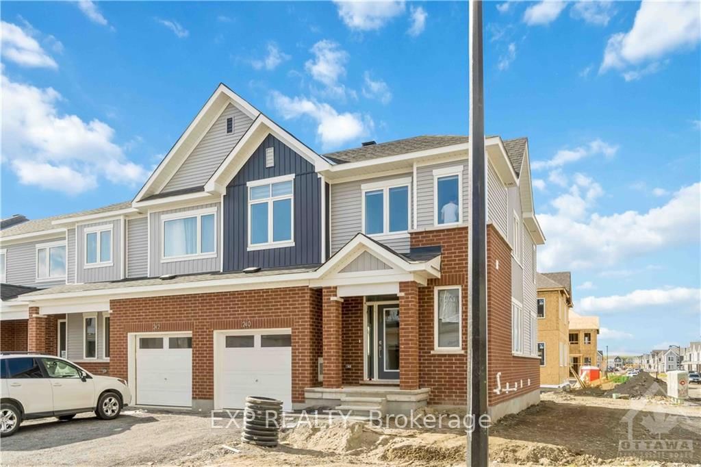 Townhouse leased at 240 Surface Lane, Barrhaven, 7711 - Barrhaven - Half Moon Bay, K2J 6C6 - MLS: X11956870