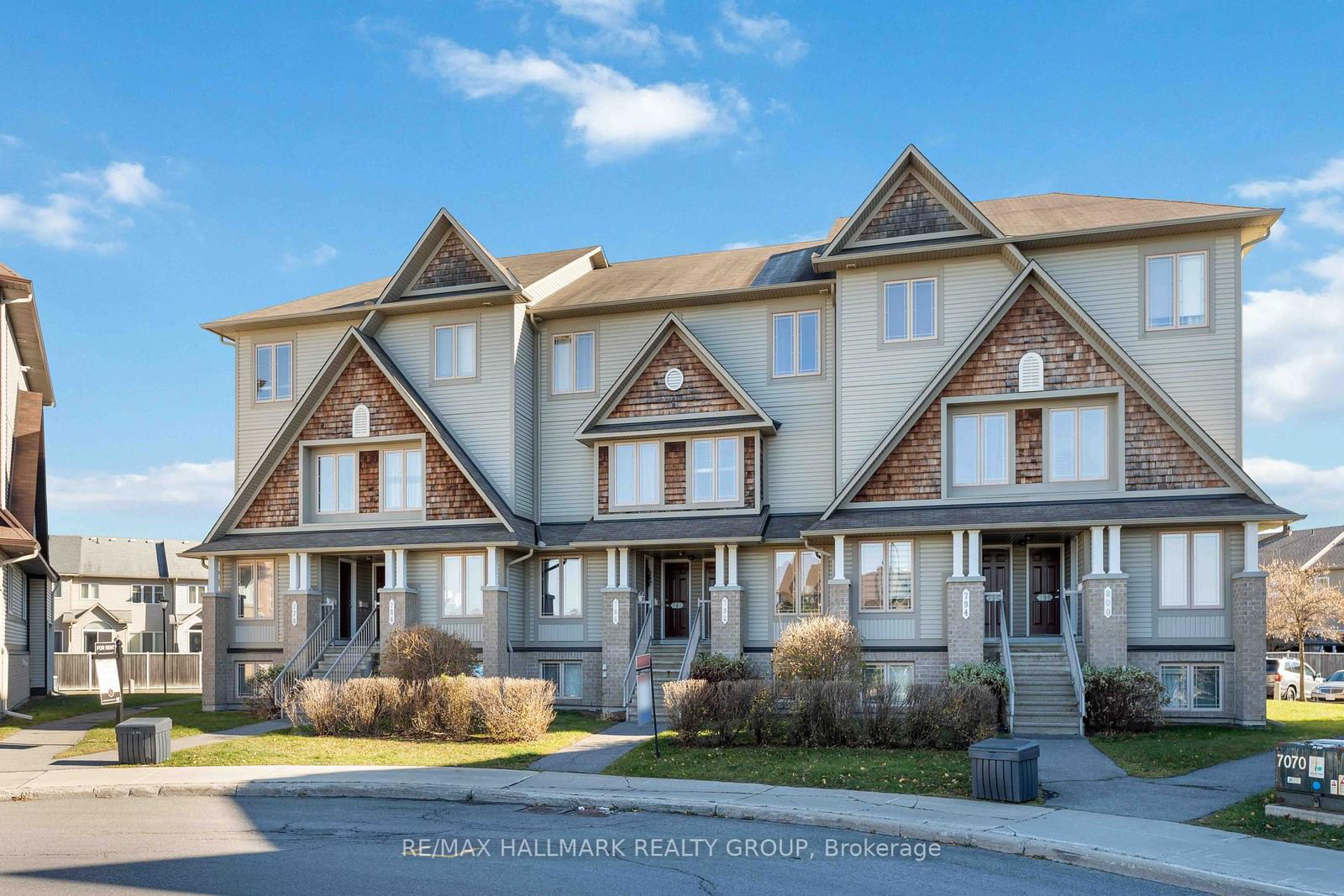 Condo sold at 792 Lakeridge Drive, Orleans - Cumberland and Area, 1118 - Avalon East, K4A 0N4 - MLS: X11956937