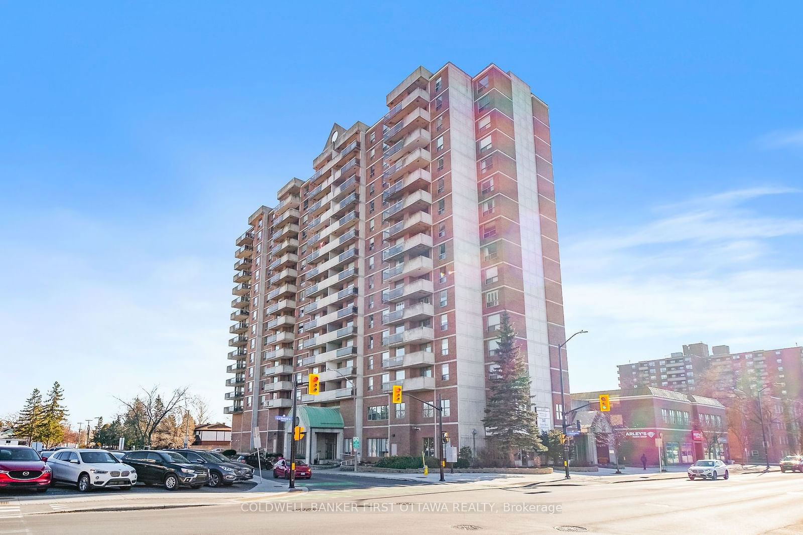 Condo for lease at 305-200 Lafontaine Avenue, Vanier and Kingsview Park, 3404 - Vanier, K1L 8K8 - MLS: X11956942