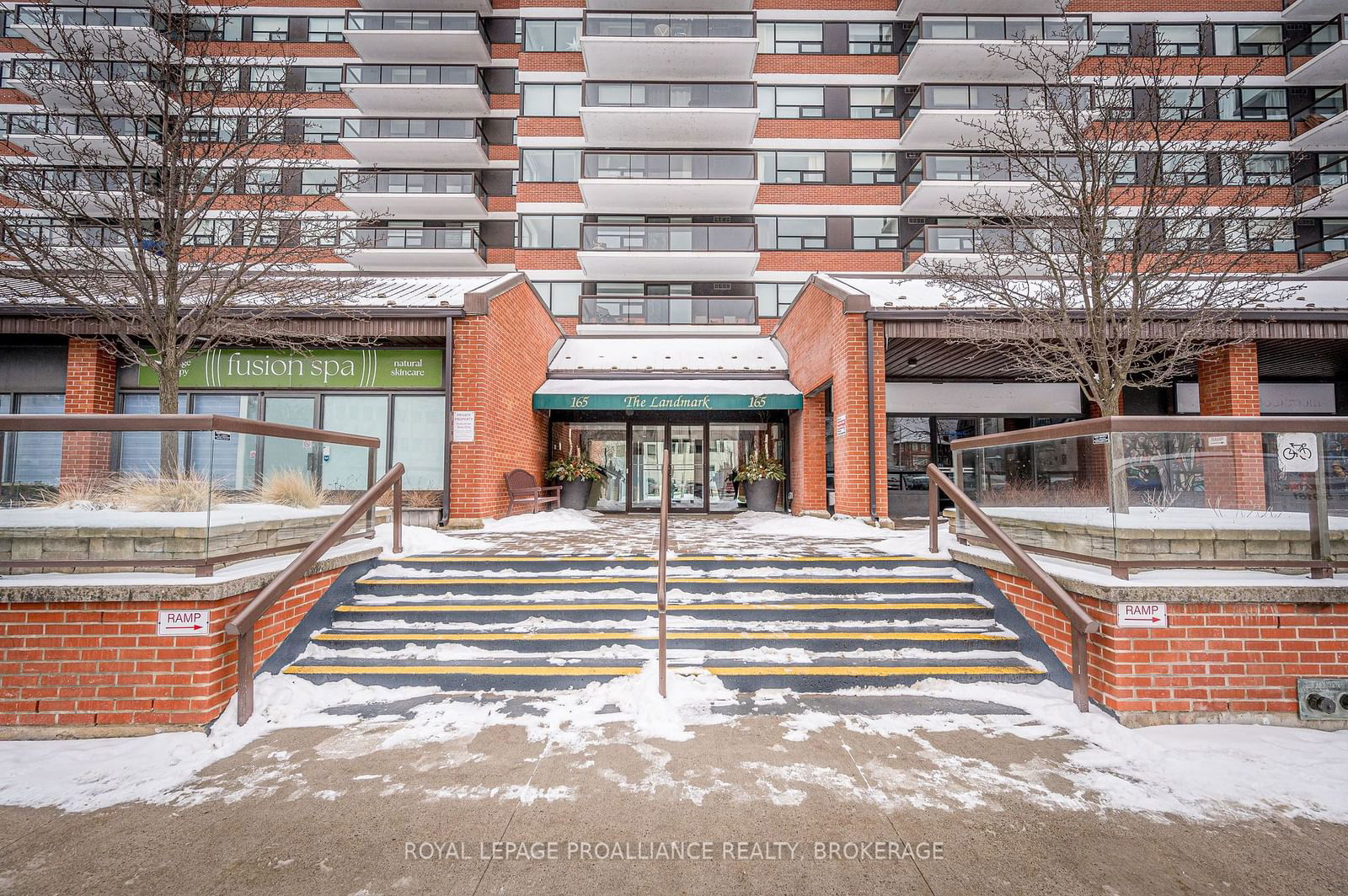 Condo for sale at 306-165 Ontario Street, Kingston, Central City East, K7L 2Y6 - MLS: X11957237