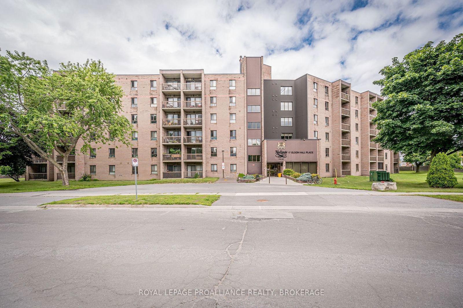 Condo for sale at 203-17 Eldon Hall Place, Kingston, Central City West, K7M 7H5 - MLS: X11957286