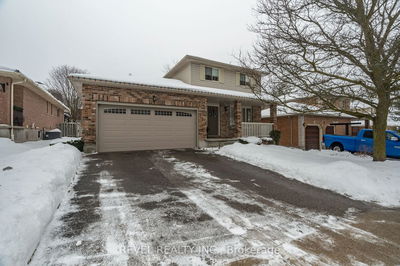 11 Celia Cres, Guelph - Old University