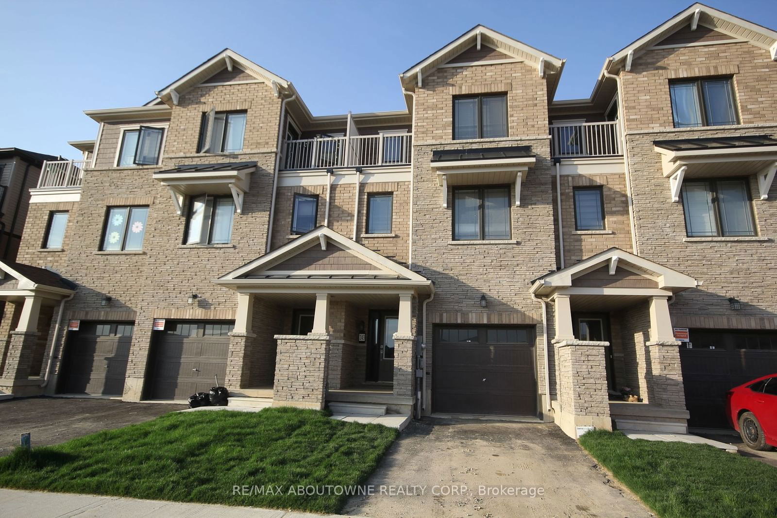 Townhouse for lease at 243 Gillespie Drive, Brant, Brantford Twp, L3T 5L5 - MLS: X11957427