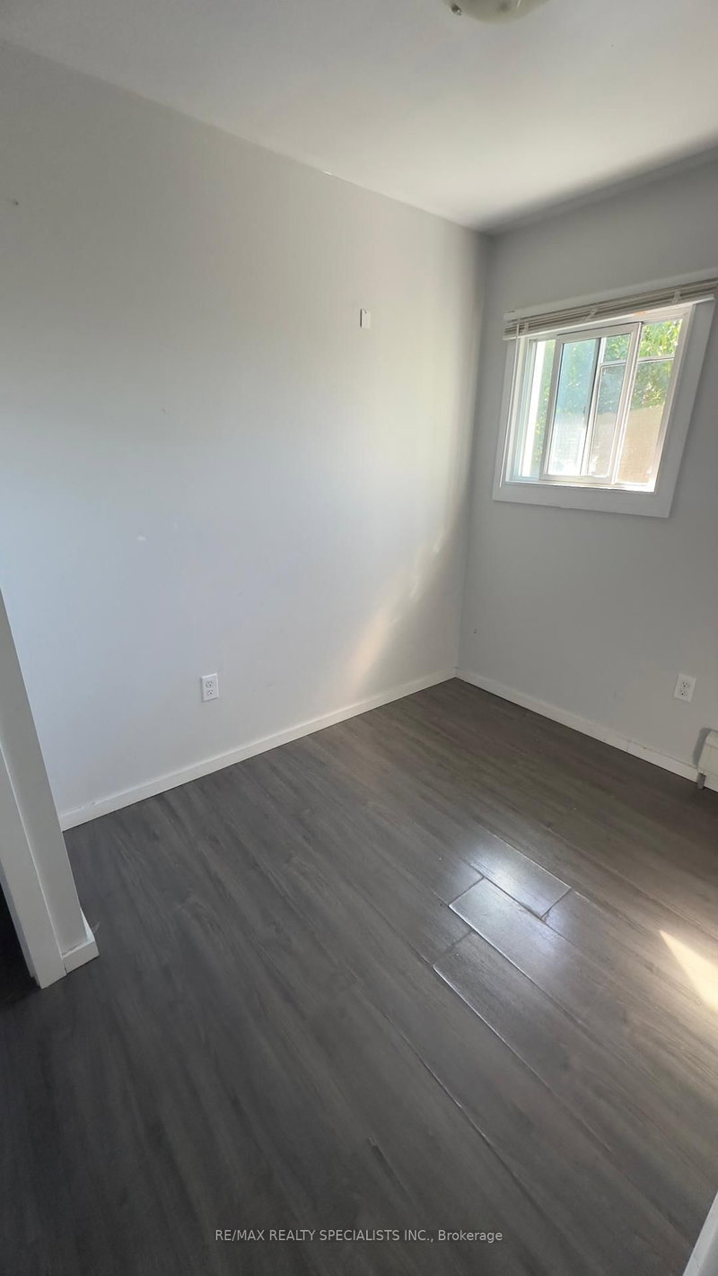 2 - 108 Queenston St, St. Catharines, L2R 2Z3 | Image 3