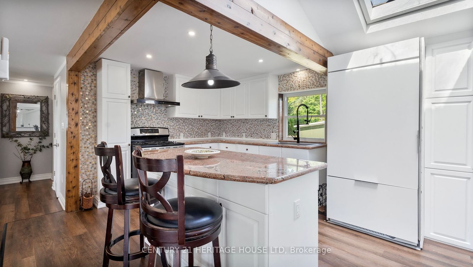 Listing Image 9