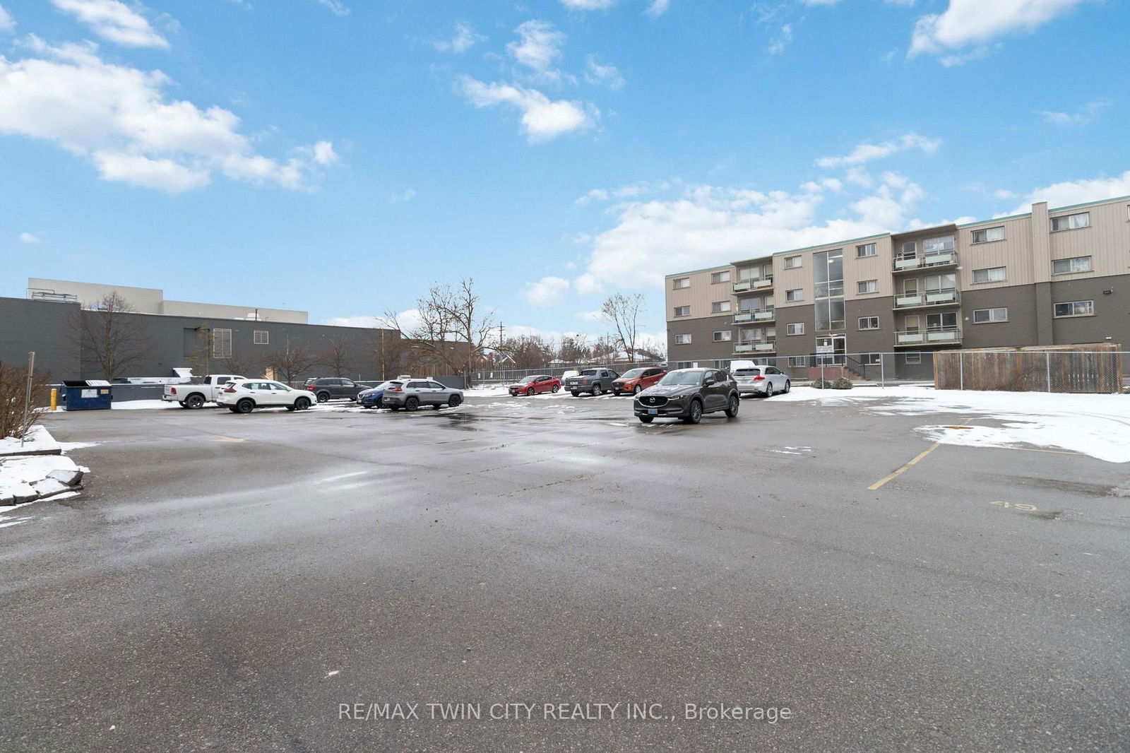 Condo for sale at 604-87 St. George Street, Brantford, N3R 1V5 - MLS: X11957755