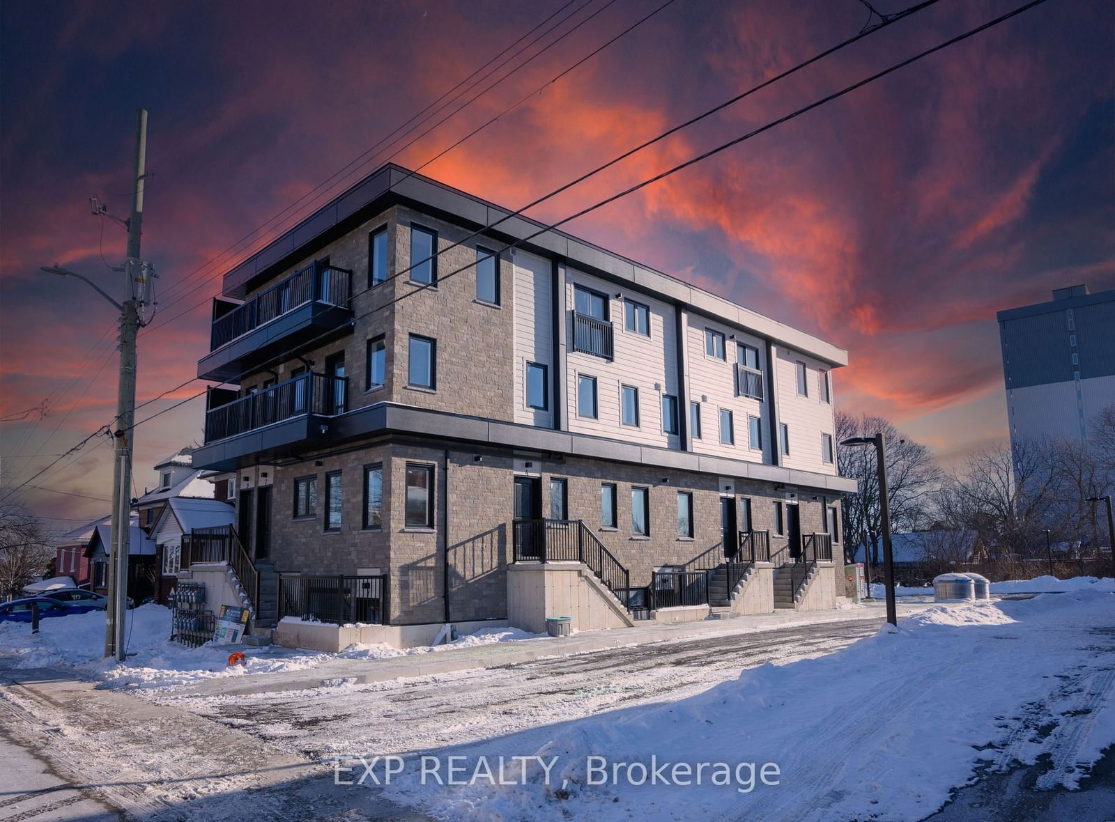 Townhouse for lease at 8-17 Peter Street, Kitchener, N2G 3J5 - MLS: X11957764