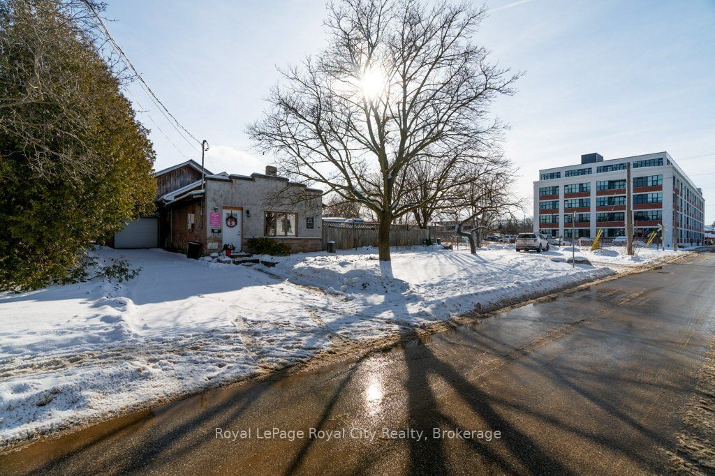 Building at 163 Alice Street, Guelph, Two Rivers