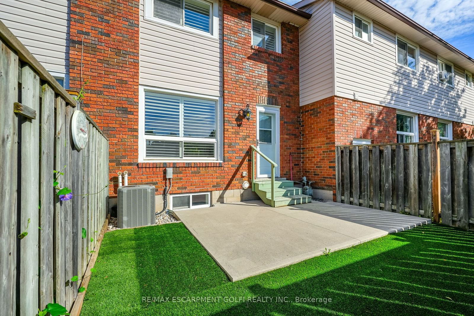 Townhouse for sale at 10-202 Lavina Crescent, Hamilton, Mountview, L9C 6R8 - MLS: X11958014