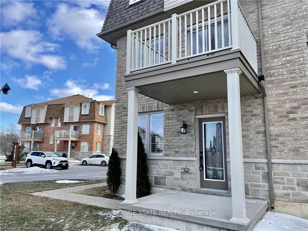 Townhouse leased at 2-11 Stockbridge Gdns, Hamilton, Stoney Creek Mountain, L8J 0H5 - MLS: X11958060