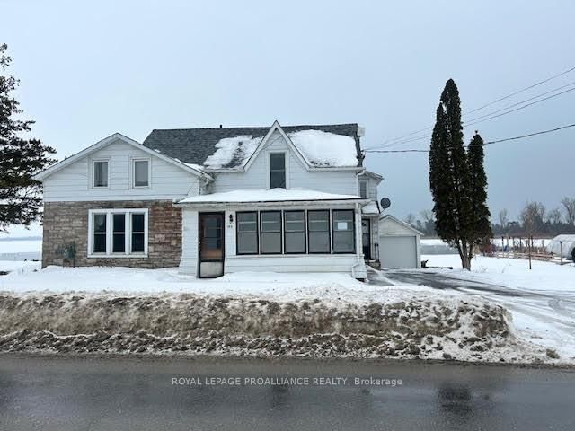 Detached House for lease at upper unit-133 Main Street, Prince Edward County, Wellington, K0K 3L0 - MLS: X11958207