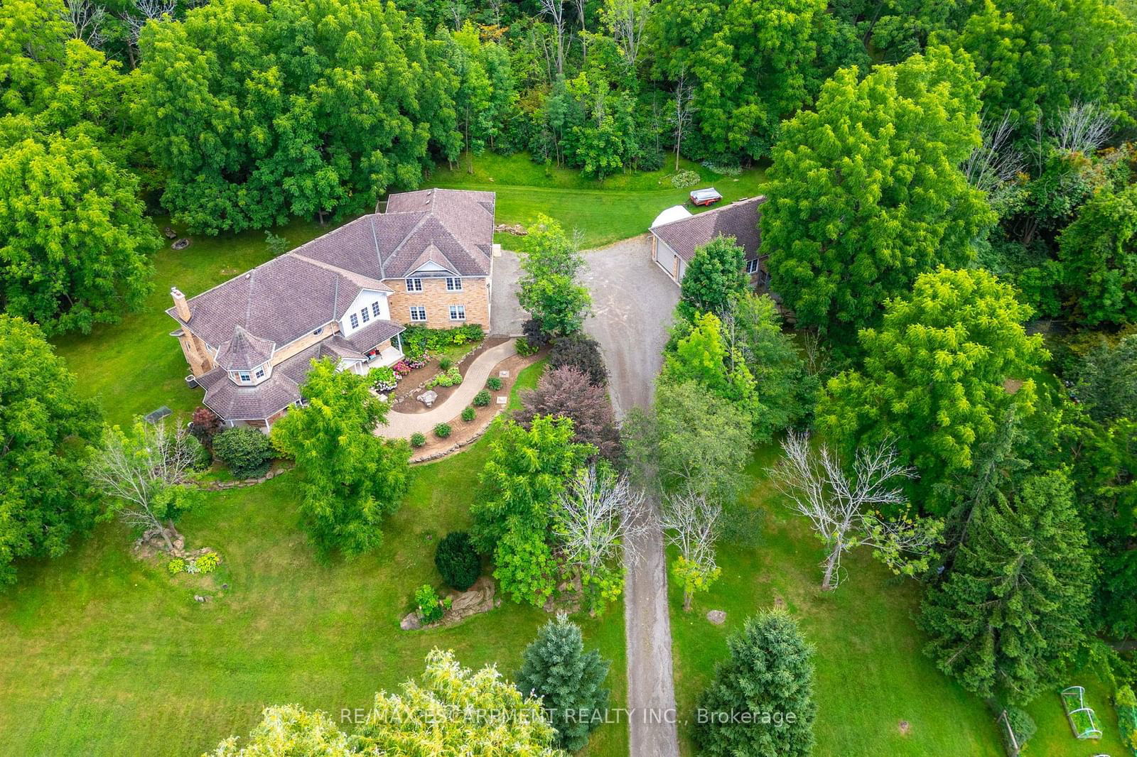 Building at 86 Ridge Road, Grimsby, 055 - Grimsby Escarpment