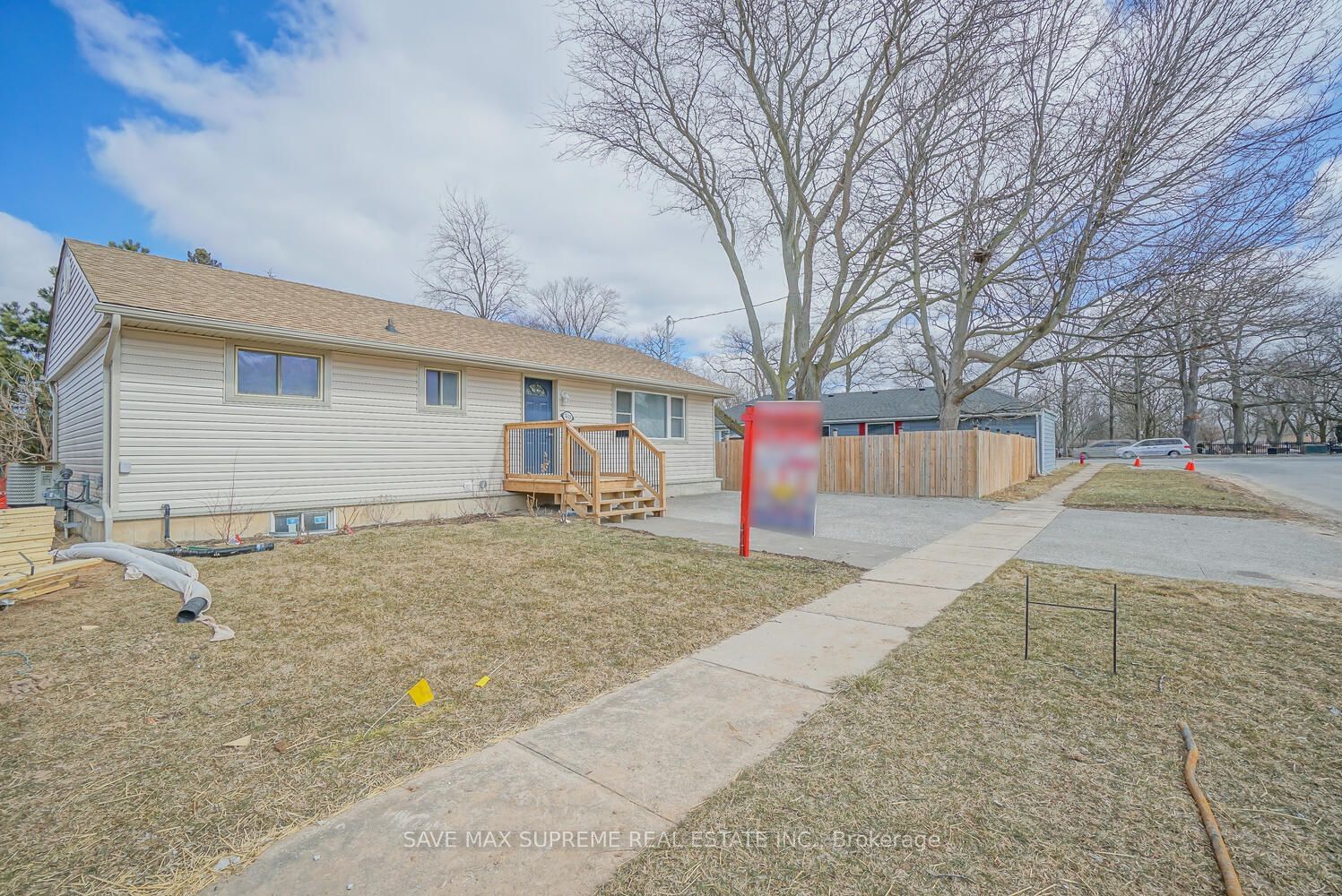 Detached House sold at 7631 Wayne Street, Niagara Falls, L2H 1G7 - MLS: X11958403