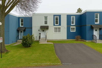 Townhouse sold at A10-25 Britten Close, Hamilton, Ontario, L9C 4J8 - Rolston - MLS: X11958404