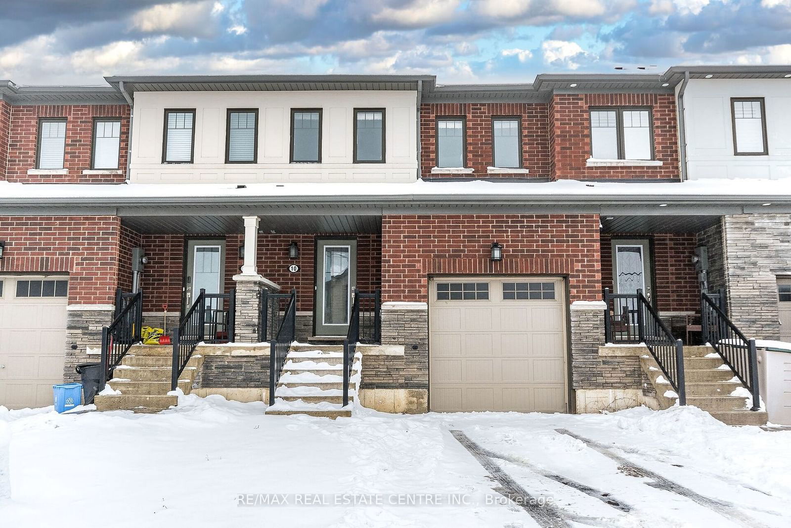 Townhouse for sale at 10 Utter Place, Hamilton, Stoney Creek Mountain, L8J 2V5 - MLS: X11958714