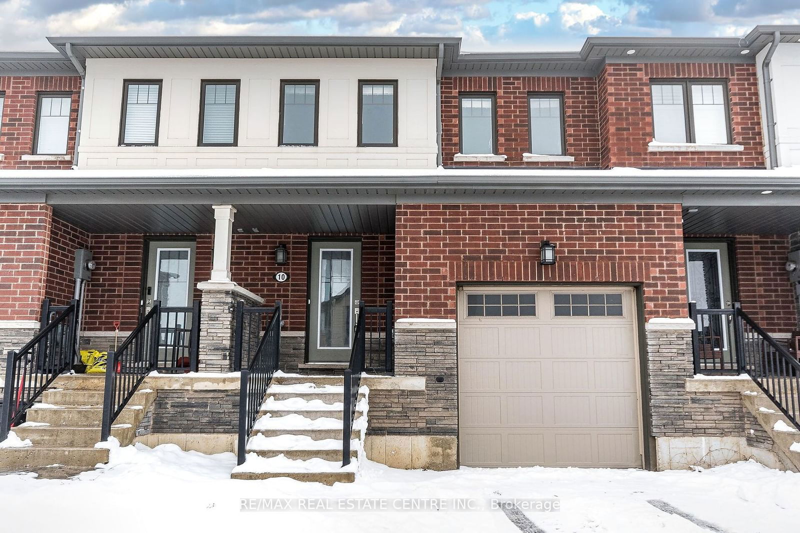 Townhouse for sale at 10 Utter Place, Hamilton, Stoney Creek Mountain, L8J 2V5 - MLS: X11958714