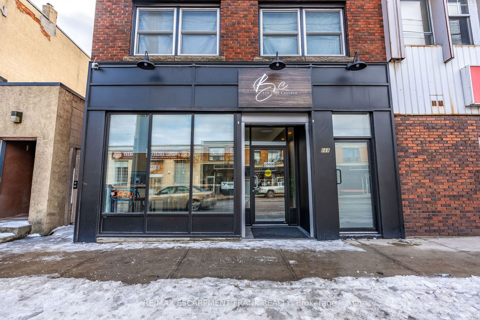 Commercial/Retail for lease at 668 BARTON Street, Hamilton, Gibson, L8L 3A4 - MLS: X11958773