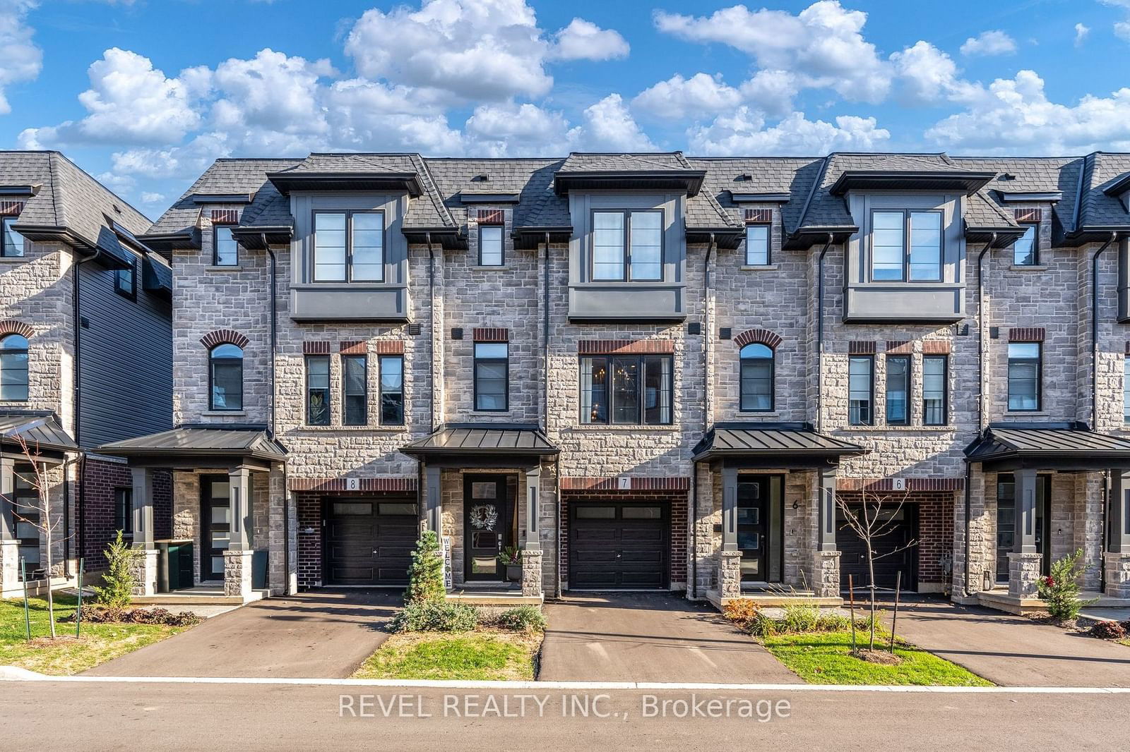 Townhouse sold at 7-187 Wilson Street, Hamilton, Ancaster, L9G 0J3 - MLS: X11958836