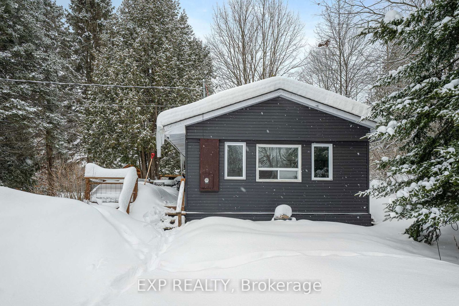 Detached House sold at 1044 Shanahan Trail, Minden Hills, Minden, K0M 2K0 - MLS: X11958924