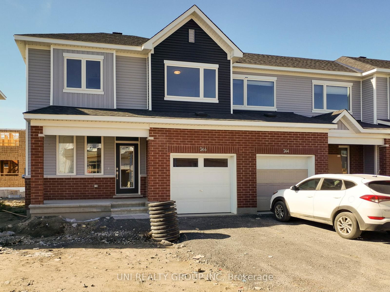 Townhouse leased at 246 SURFACE Lane, Barrhaven, 7711 - Barrhaven - Half Moon Bay, K2J 6X9 - MLS: X11958960