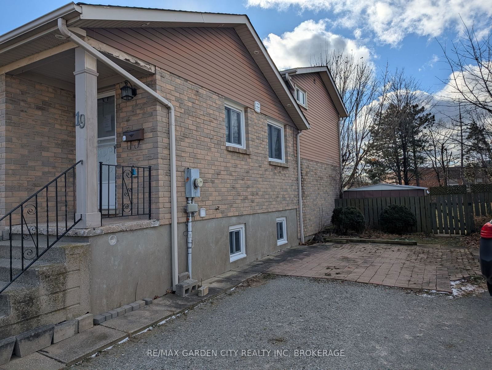 Semi-Detached House for sale at 19 CECELIA Court, St. Catharines, 444 - Carlton/Bunting, L2M 7R7 - MLS: X11958968