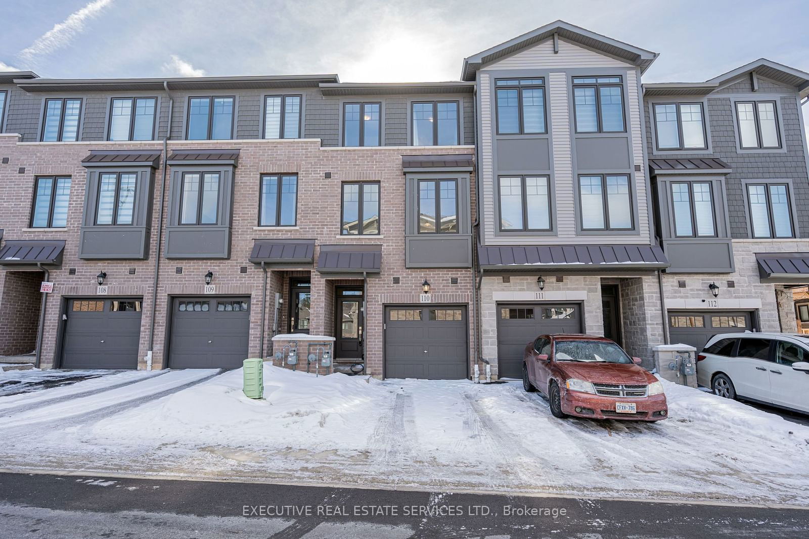 Townhouse for sale at 110-10 Birmingham Drive, Cambridge, N1R 0C6 - MLS: X11959102