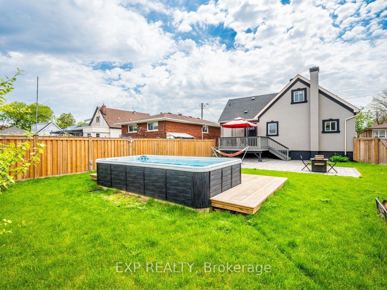 Detached House for sale at 95 Edinburgh Avenue, Hamilton, Crown Point, L8H 2C6 - MLS: X11959169