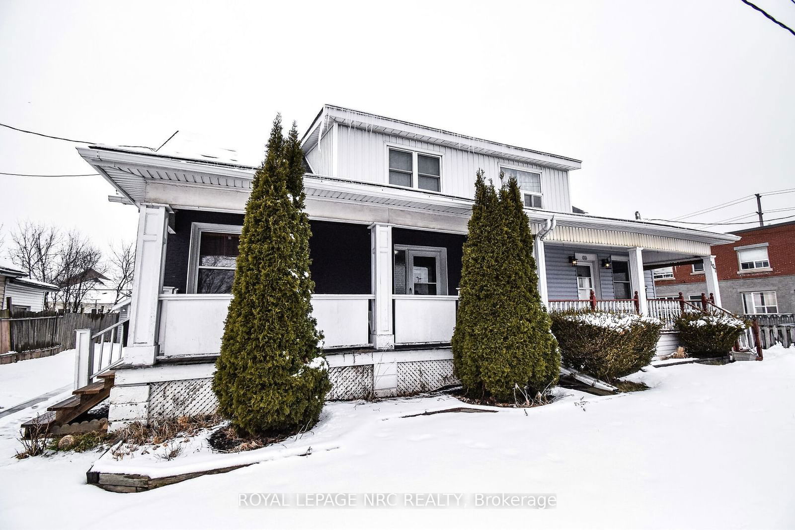 Semi-Detached House for sale at 109 Pine Street, Thorold, 557 - Thorold Downtown, L2V 3M2 - MLS: X11959196