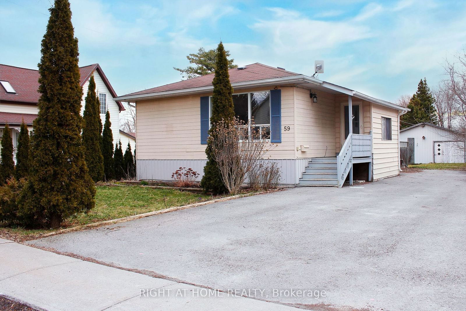 Building at 59 Consecon Street, Prince Edward County, Wellington