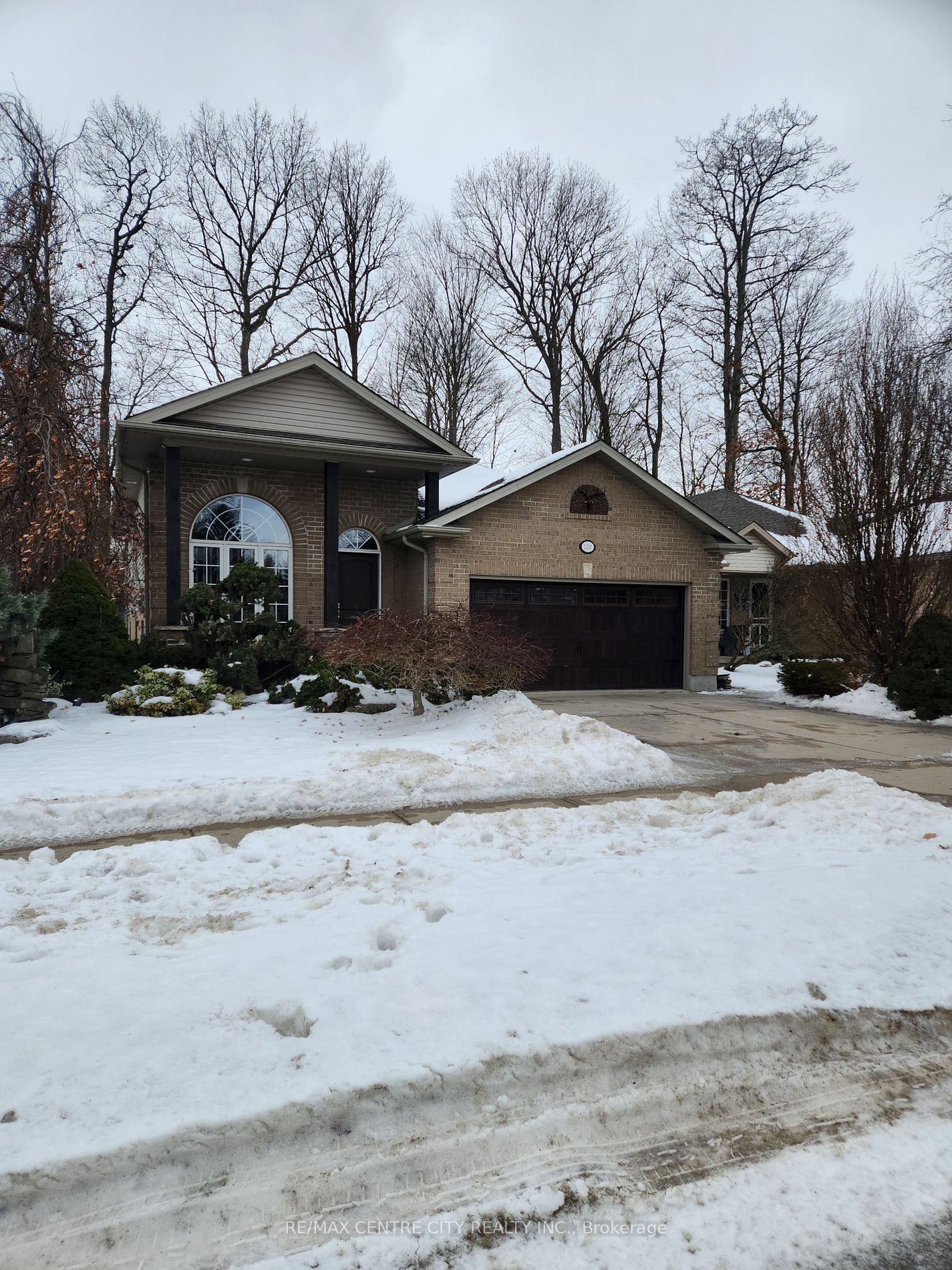 Detached House for sale at 120 RIDGE Street, Strathroy-Caradoc, SW, N7G 4K2 - MLS: X11959287