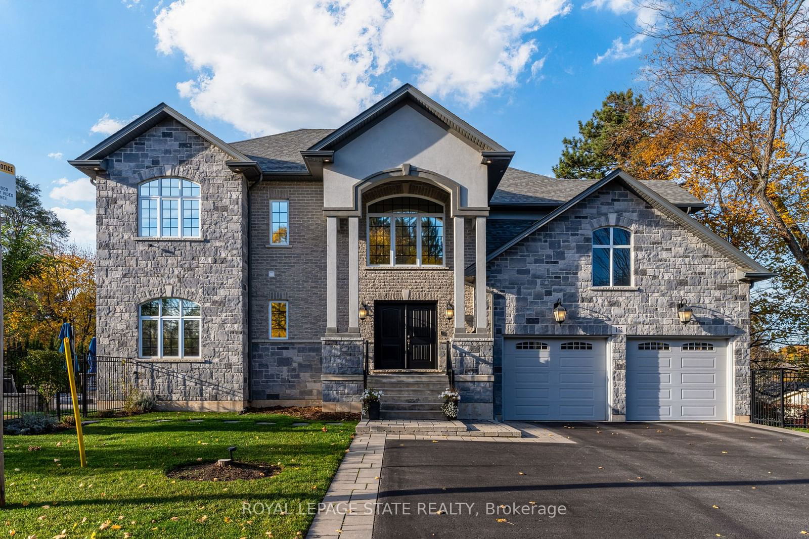 Detached House for sale at 175 Oakhill Place, Hamilton, Ancaster, L9G 1C8 - MLS: X11959420