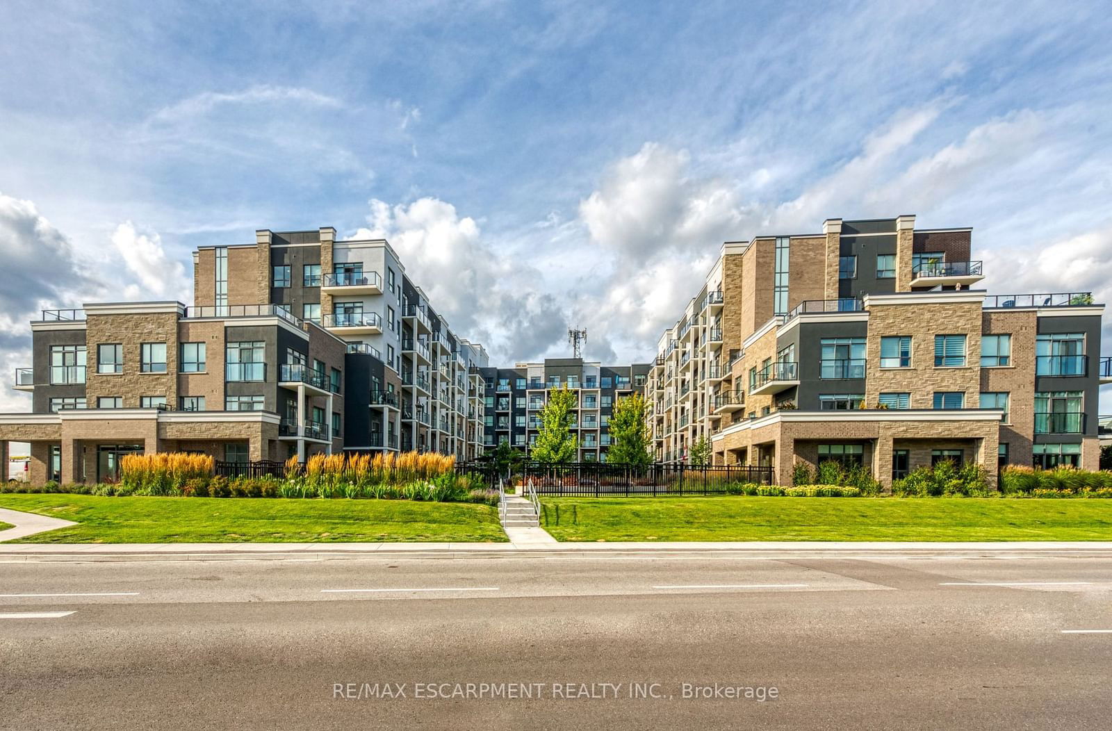 Condo sold at 141-5055 Greenlane Road, Lincoln, Lincoln Lake, L0R 1B3 - MLS: X11959585