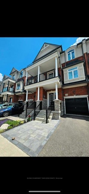 Townhouse for sale at 34 Borers Creek Circle, Hamilton, Waterdown, L8B 1W3 - MLS: X11959647