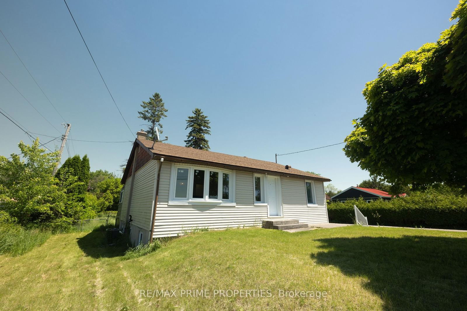 Detached House for sale at 106 Whites Road, Quinte West, K8V 5P5 - MLS: X11959719