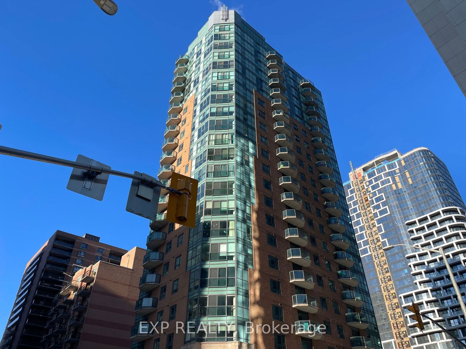 Condo for sale at 2303-445 Laurier Avenue, Ottawa Centre, 4101 - Ottawa Centre, K1R 0A2 - MLS: X11959724