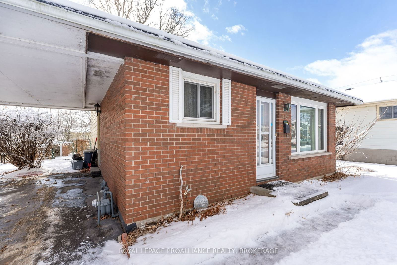 Detached House for sale at 152 Calderwood Drive, Kingston, Central City West, K7M 6M3 - MLS: X11960063