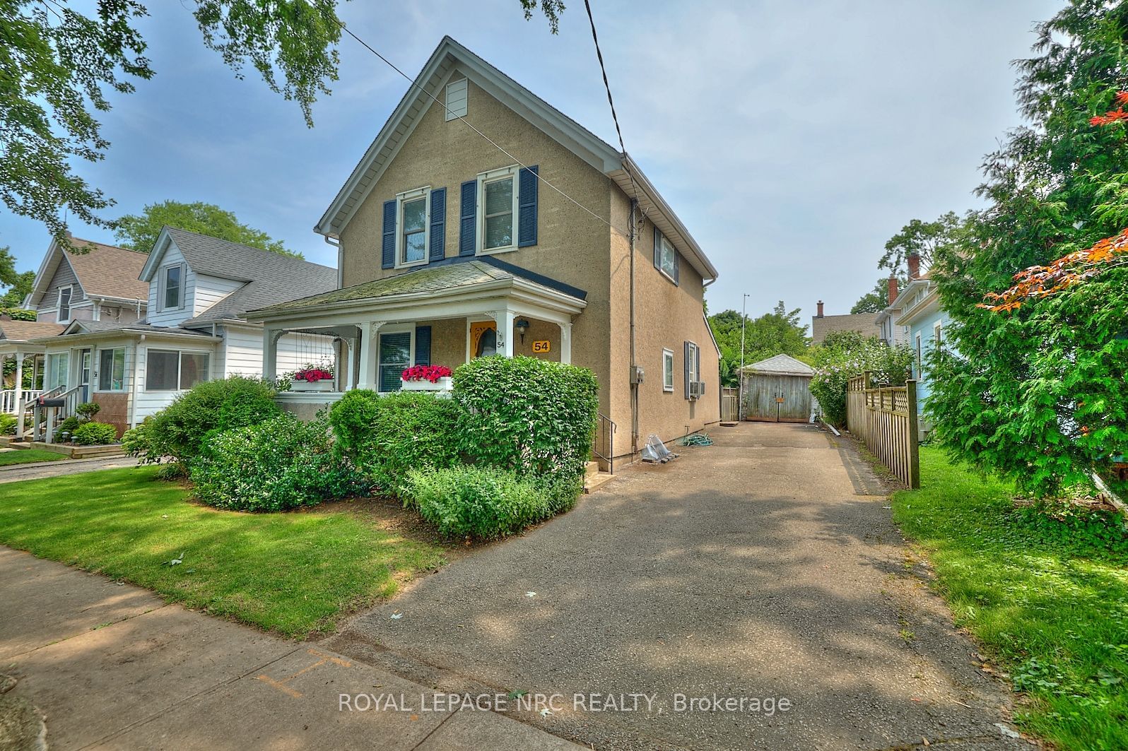 Detached House for sale at 54 HENRY Street, St. Catharines, 451 - Downtown, L2R 5T9 - MLS: X11960110