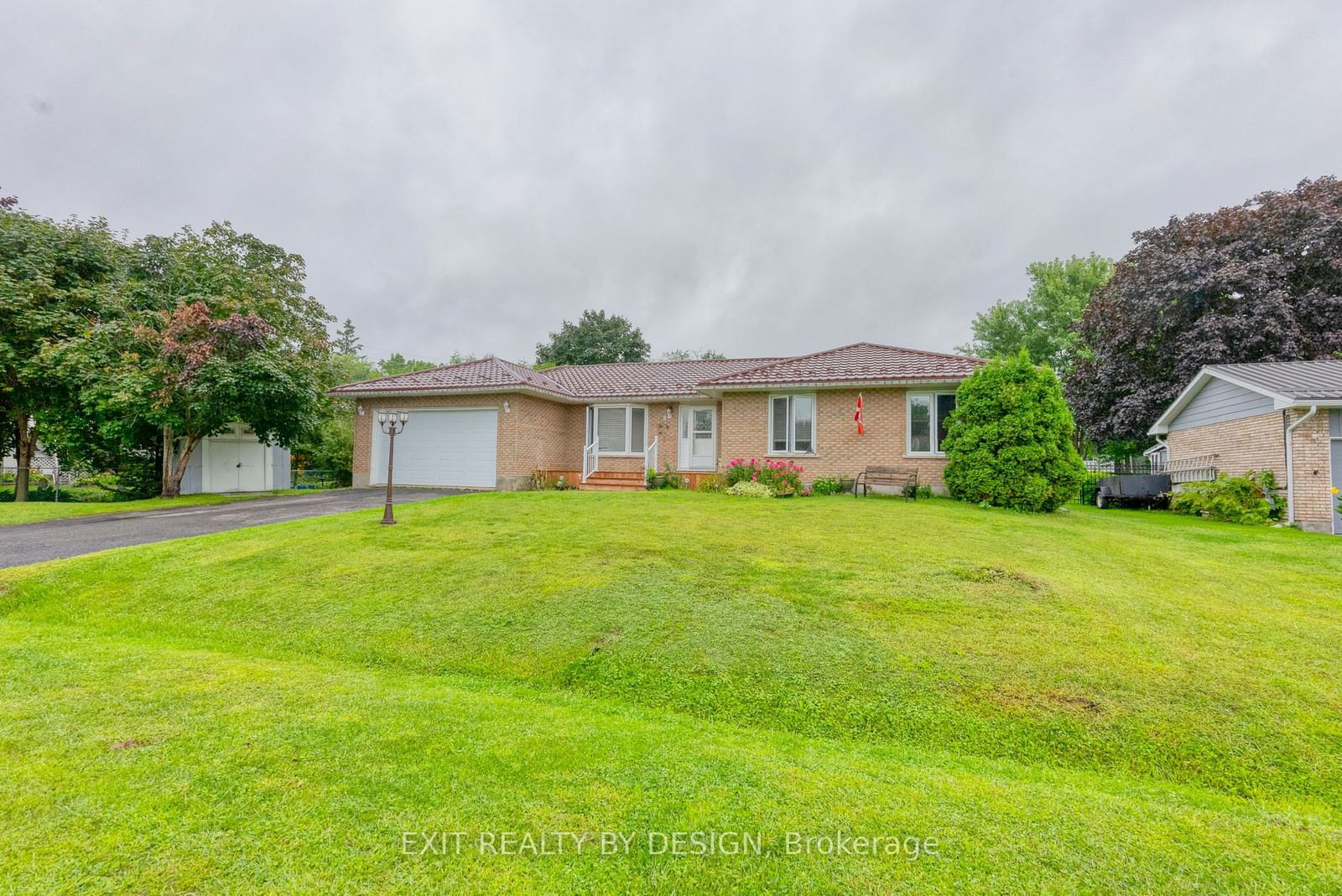 Detached House for sale at 8 Vista Crescent, North Grenville, 801 - Kemptville, K0G 1J0 - MLS: X11960223