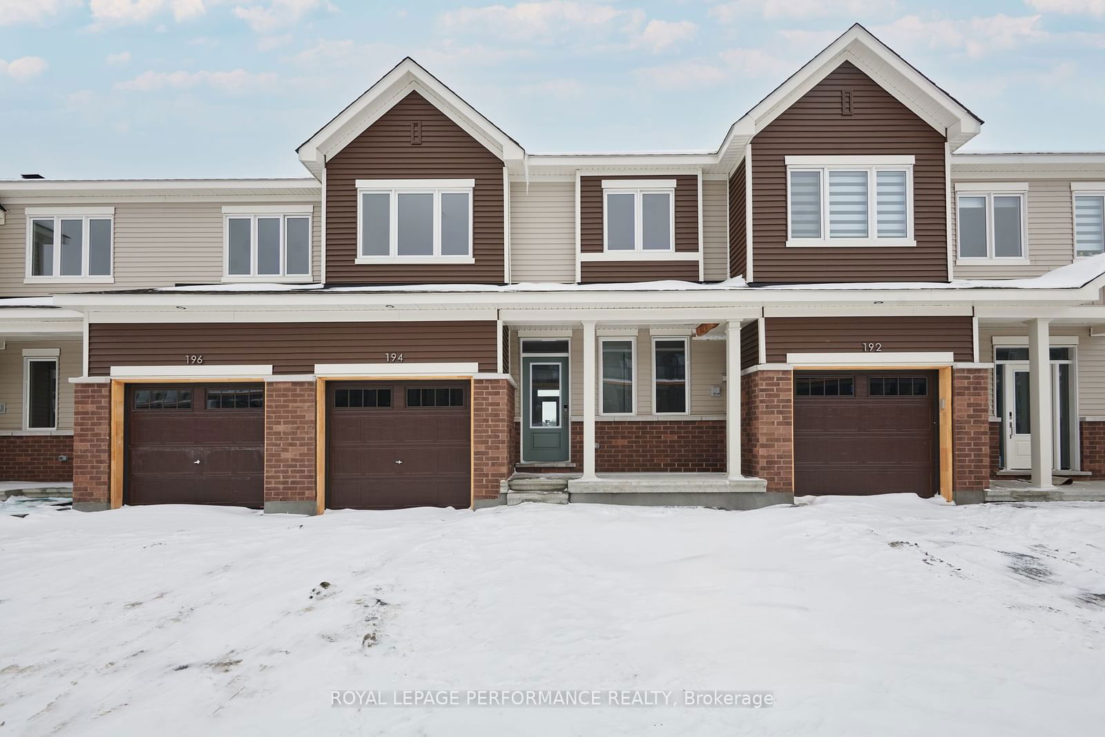 Townhouse leased at 194 BEEBALM Crescent, Barrhaven, 7711 - Barrhaven - Half Moon Bay, K2J 7H1 - MLS: X11960265