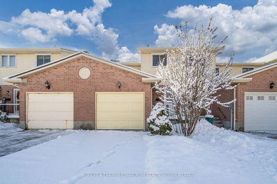 Townhouse for sale at 301 Melanie Avenue, Kingston, East Gardiners Rd, K7M 8C1 - MLS: X11960297