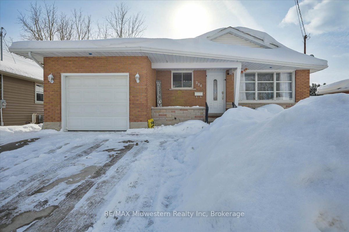 Detached House for sale at 394 Clayton Street, North Perth, 32 - Listowel, N4W 2G5 - MLS: X11960365