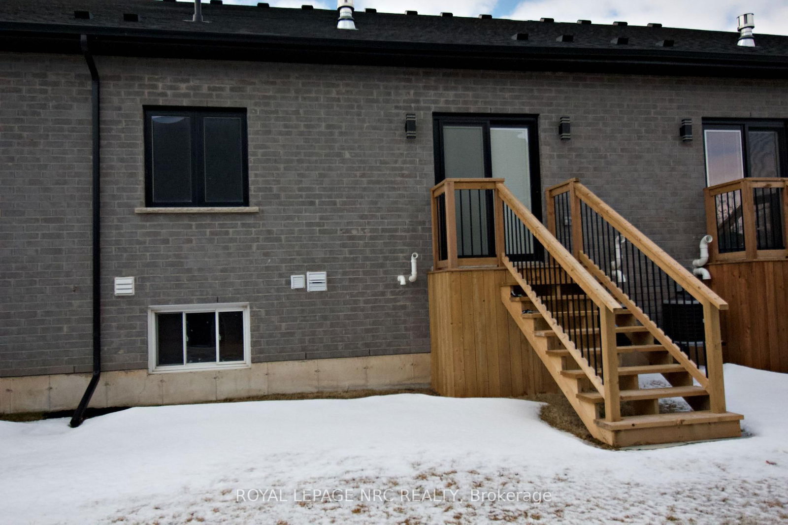 Townhouse for sale at 265 Lancaster Drive, Port Colborne, Sugarloaf, L3K 0B2 - MLS: X11960550