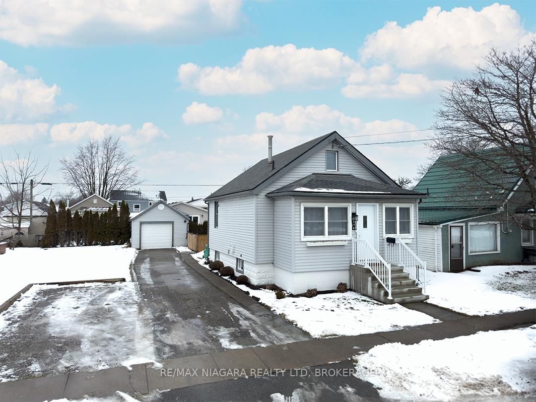 Detached House for sale at 574 Steele Street, Port Colborne, 877 - Main Street, L3K 4Y3 - MLS: X11960595