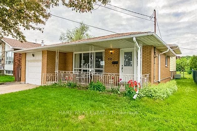 home for sale on 698 West 5th Street W