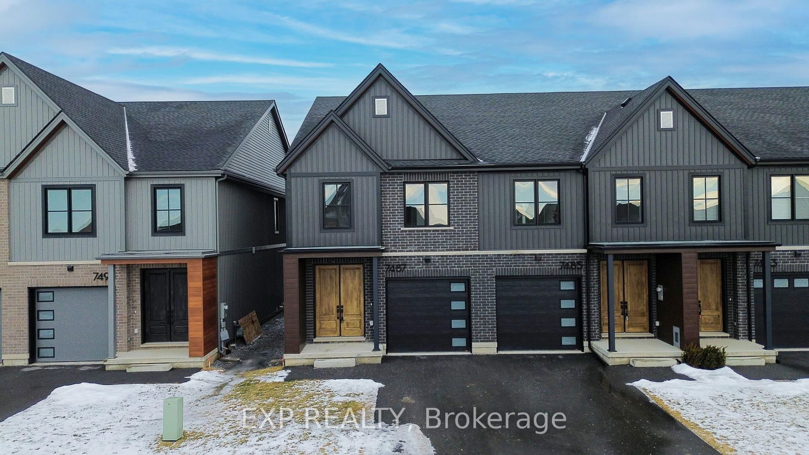 Townhouse for sale at 7487 Splendour Drive, Niagara Falls, Brown, L2H 3V8 - MLS: X11960934