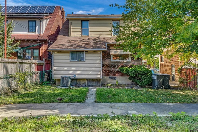 329 Rankin Ave, Windsor, N9B 2R6 | Image 2