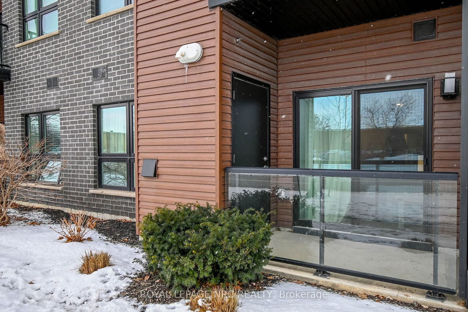 Condo for sale at 114-212 Lakeport Road, St. Catharines, 443 - Lakeport, L2N 0B4 - MLS: X11961113