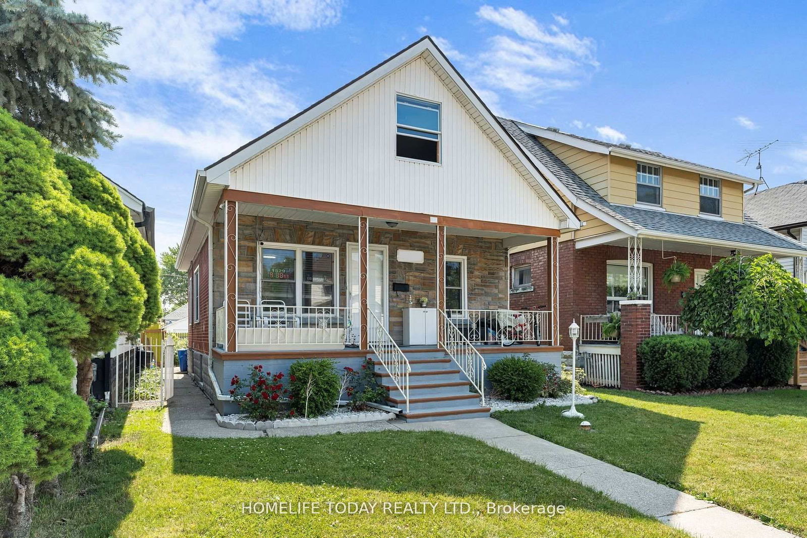 Detached House sold at 1529 Hall Avenue, Windsor, N8X 4R6 - MLS: X11961130